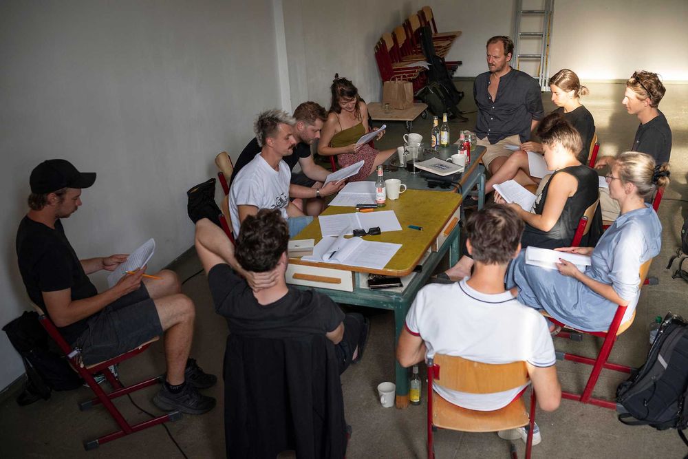Noční můry s čápem marabu Irvina Welshe ovládnou Divadlo MeetFactory
