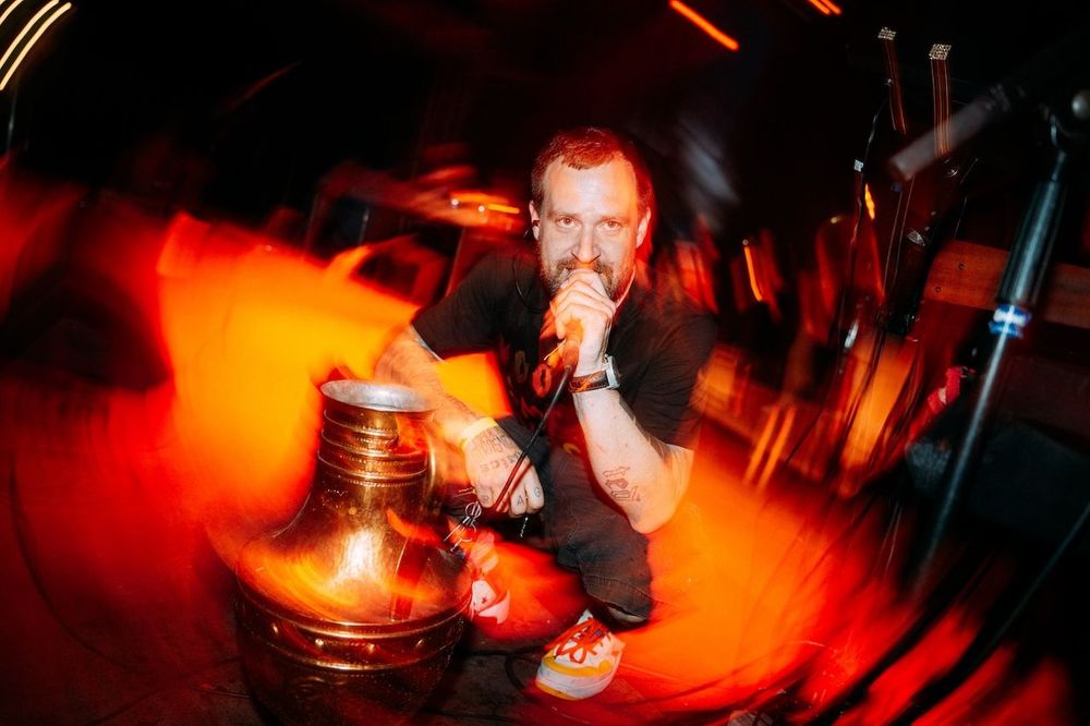  Prago Union servíruje domácí klip “Neděle” a zve tě do Riegráčů