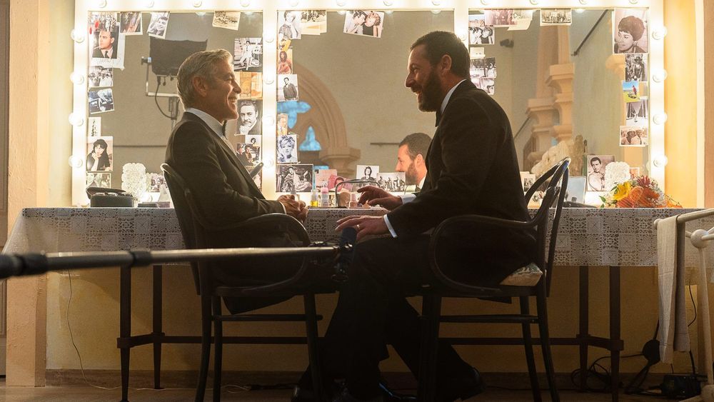 Jay Kelly: Clooney a Sandler v prvním teaseru filmu, který bude soutěžit v Benátkách