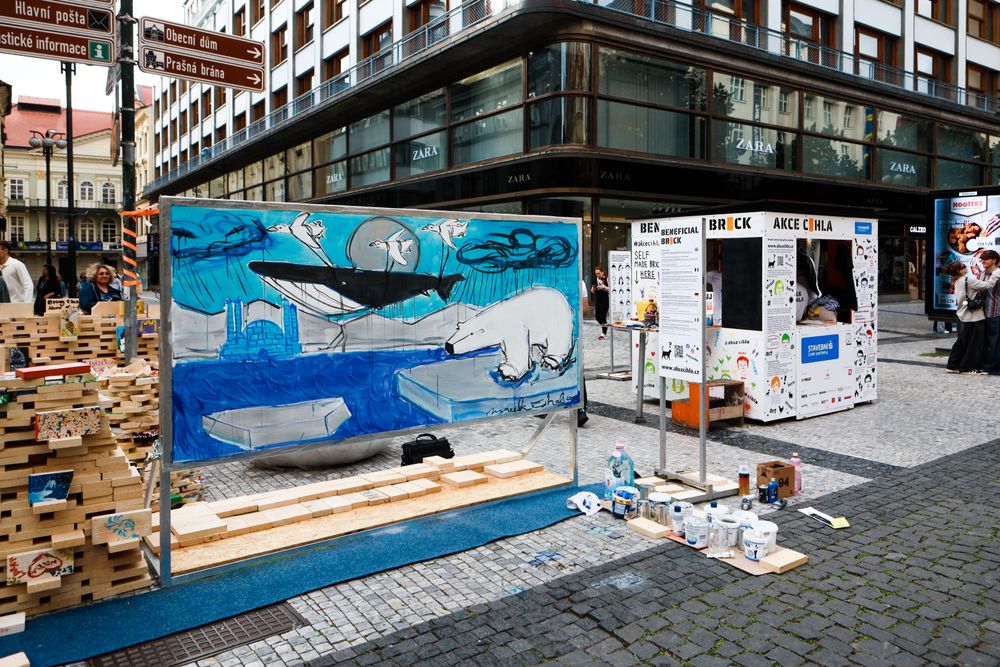 Výtvarník Marek Číhal v rámci první MURAL AKCE CIHLA NA PŘÍKOPĚ vytvořil obraz Polar