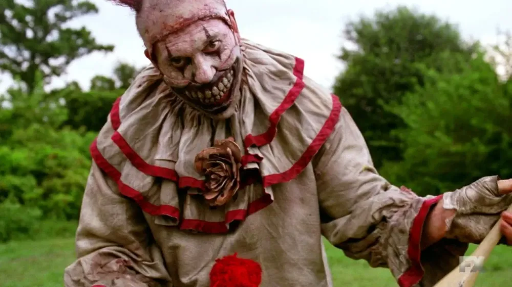 Twisty je zpátky – a není sám: AHS 13 potvrdilo návrat dvou ikonických postav z Freak Show