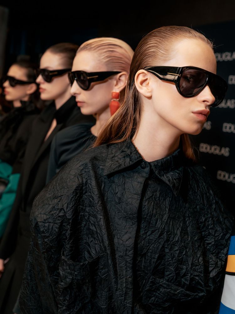 Backstage, přehlídky a obrovský tlak: Studenti UMPRUM zachytili celý Prague Fashion Week