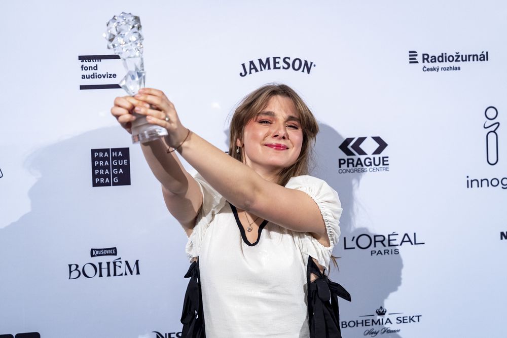 Český lev: Nejlepší film Karavan, herečka Falbrová, seriál Studna
