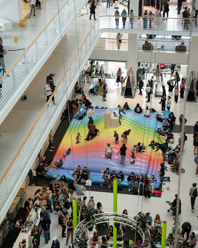 Designblok 2026: Světlo rozsvítí Prahu - festival, který hledá smysl designu