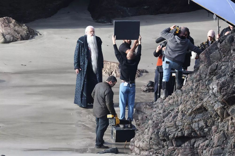 První fotky: John Lithgow jako Albus Brumbál v Harry Potterovi