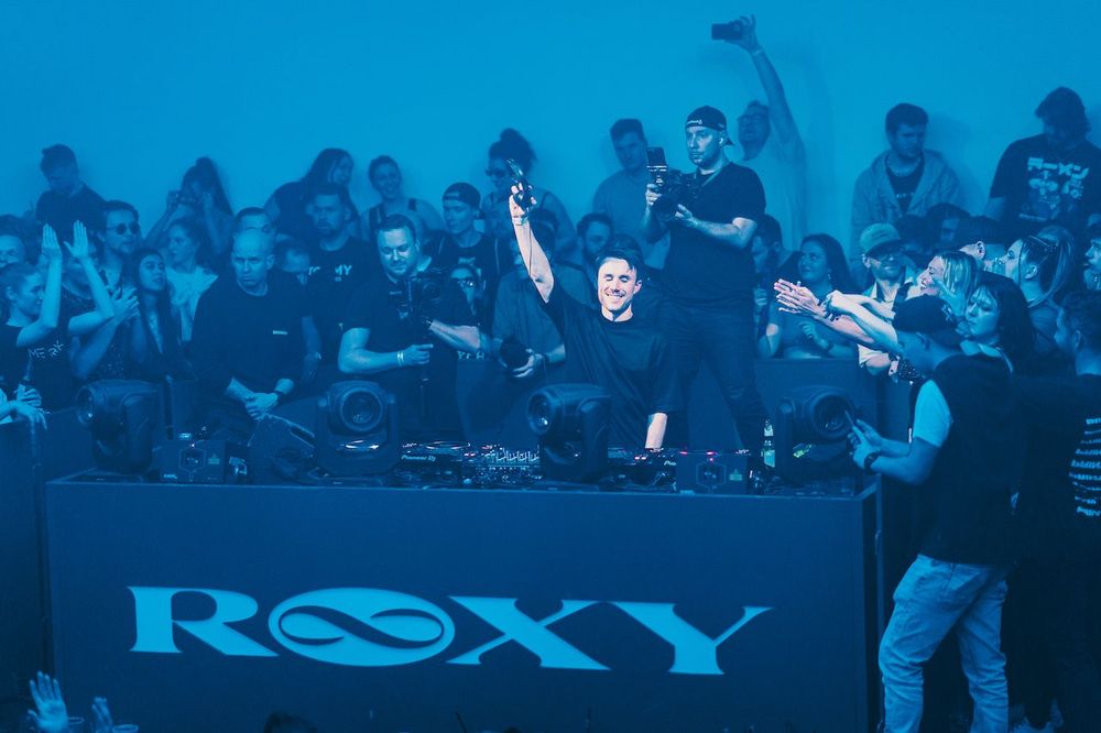 Let It Roll Winter Warm Up Party přivítá v Roxy britského Mozeyho