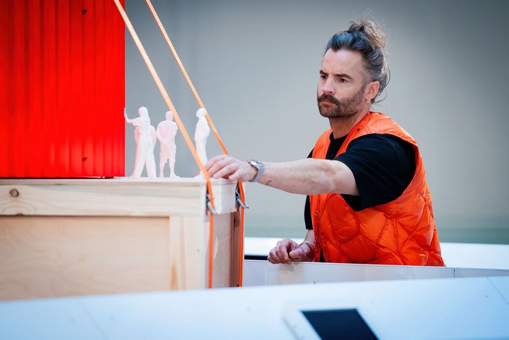 Jan Plecháč: Vzhůru! – Výstava, která roztáčí český design