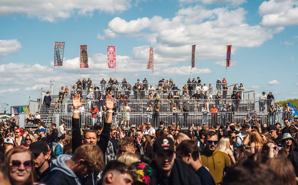 Viktor Sheen alias BUKA, Ben Cristovao, Calin a DJ přímо z Coachelly: Pražský Majáles slaví 20 let v plném nasazení