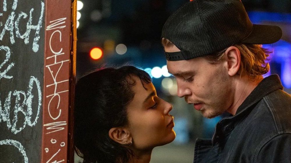 Caught Stealing: Zoe Kravitz a Austin Butler sexy a nebezpečnější než kdy dřív
