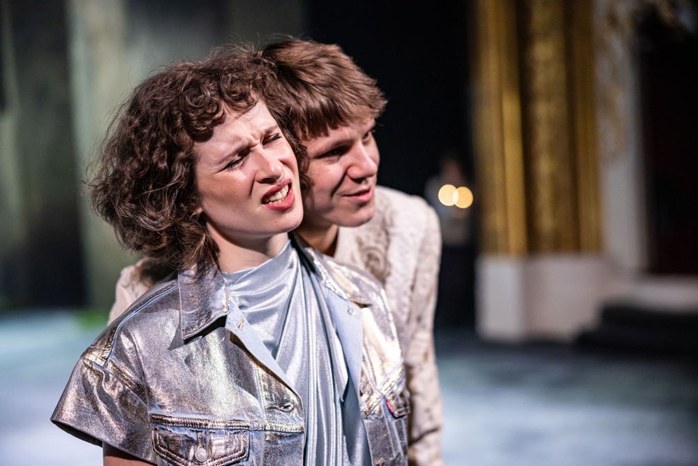 Ovidiovy Proměny na jevišti: SKUTR přivádí 2000 let staré mýty do 21. století