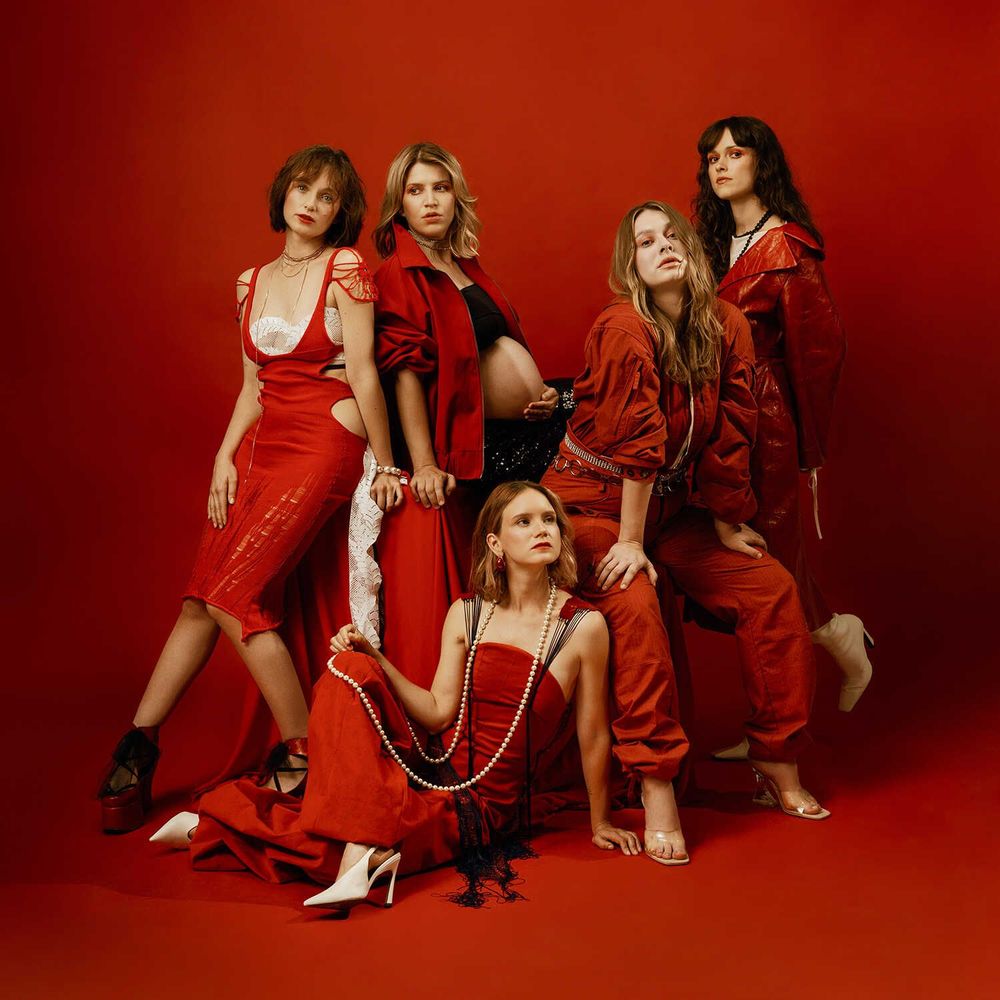 Kapela Vesna přichází s novým vánočním singlem a podporuje Lékaře bez hranic