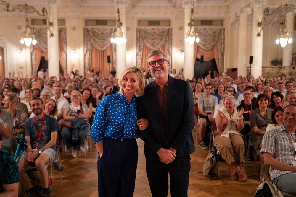 Spolužáci ve Varech: film, který učí dospělé naslouchat mladým