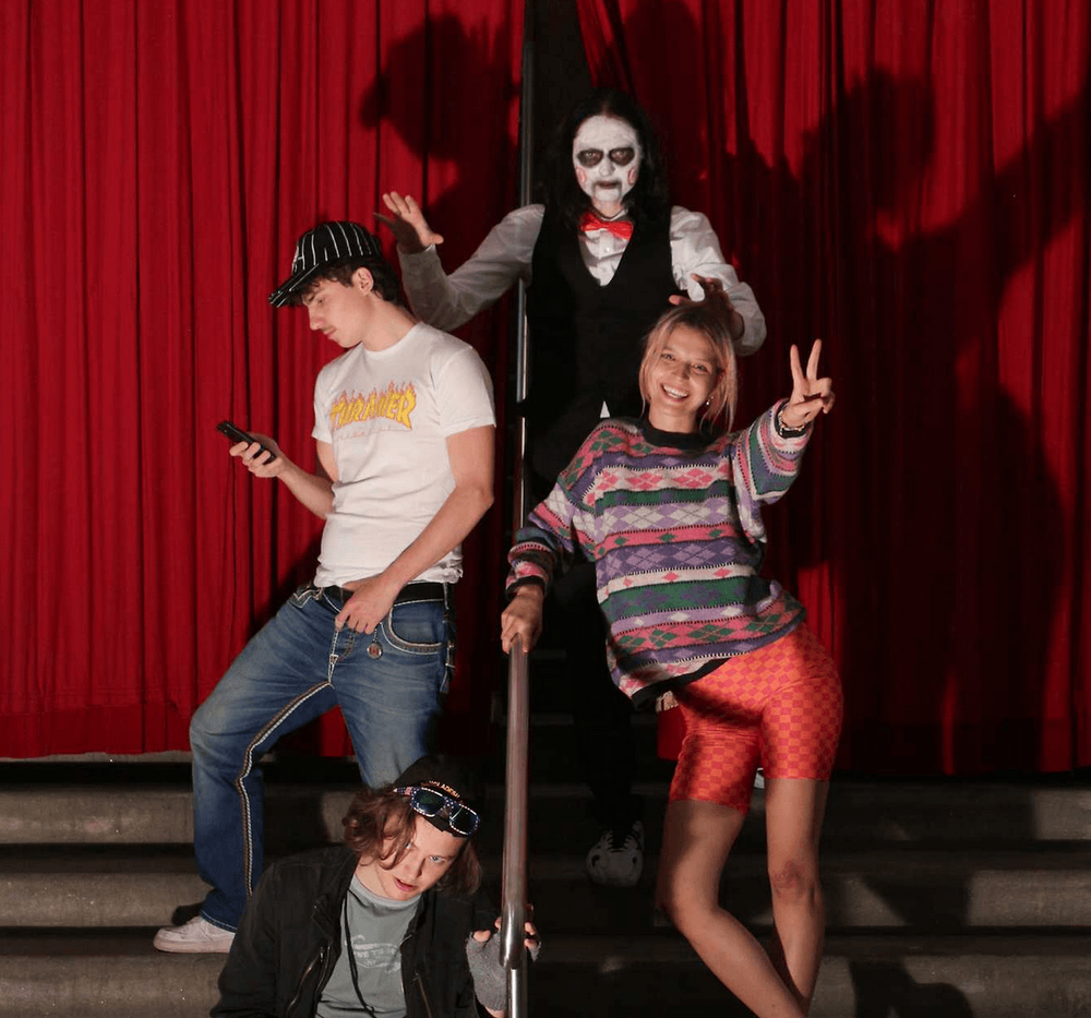 Fraškoid­ně absurd­ní kon­verza­ční kome­die Shrex: Hra o přežití