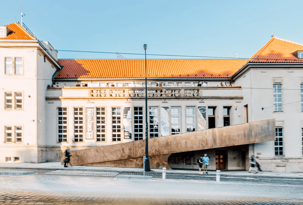 Kunsthalle Praha v roce 2025: abstraktní umění Bergman a Hartunga nebo přehlídka nejlepšího tuzemského designu