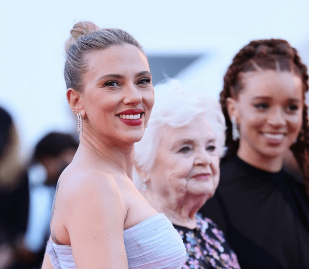 Scarlett Johansson debutuje jako režisérka: „Eleanor the Great“ ovládla Cannes