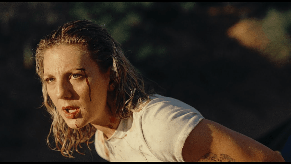 🎬 Lenny jako z Kill Bill, Carrie i Krvavé nevěsty: nový klip Told Ya