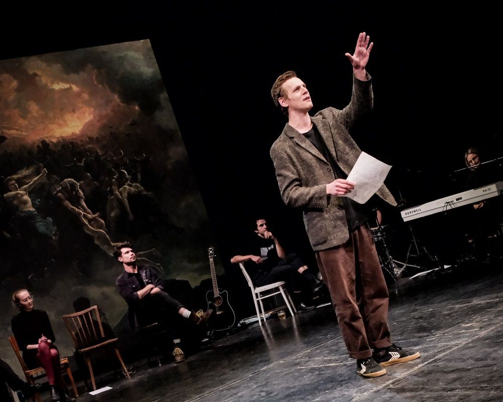 ArtsPodcast: Je možné zároveň hrát, režírovat, vést divadelní soubor a dělat to všechno kvalitně?