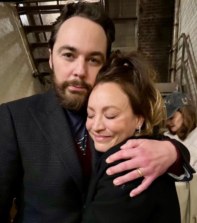 Teorie velkého třesku: Jim Parsons a Kaley Cuoco se sešli pět let po finále