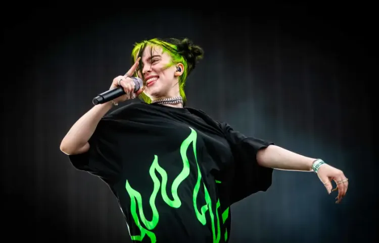Billie Eilish oznámila 3D projekt s Jamesem Cameronem přímo na koncertě